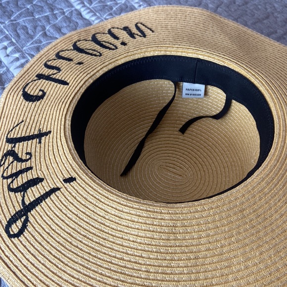 Woven Beach Hat w/ Black Trim and “just chillin” embroidery - Picture 3 of 3